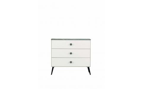 Nia Dresser